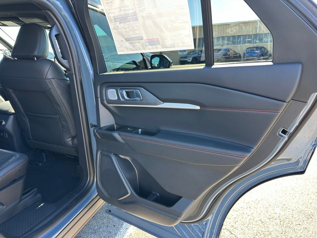 2026 Ford Explorer ST - Photo 16
