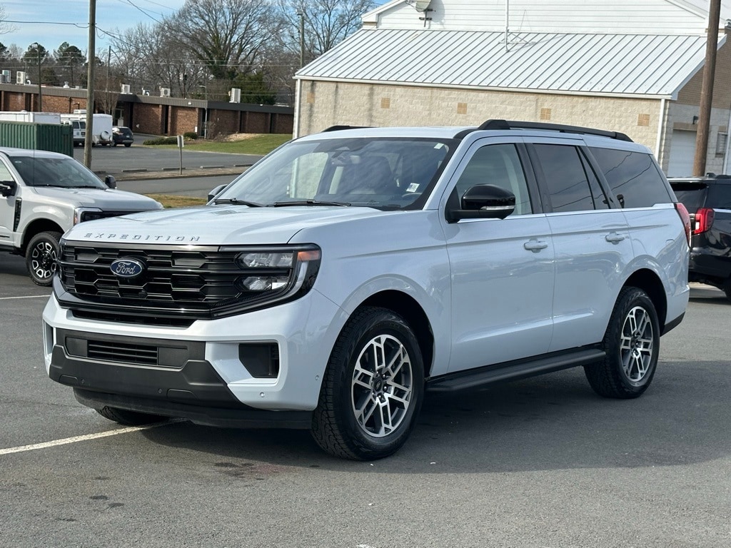 Used 2025 Ford Expedition Active SUV