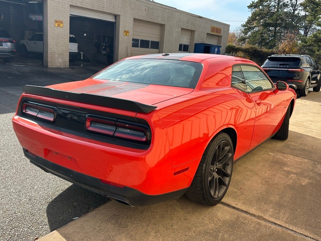 2018 Dodge Challenger R/T photo 2