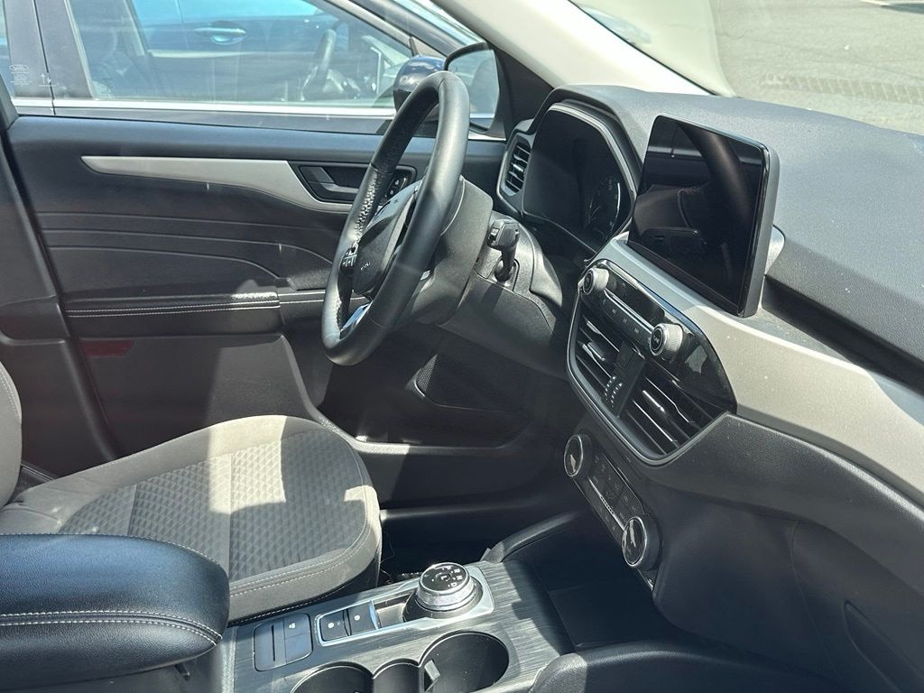 Used 2022 Ford Escape Hybrid SE SUV