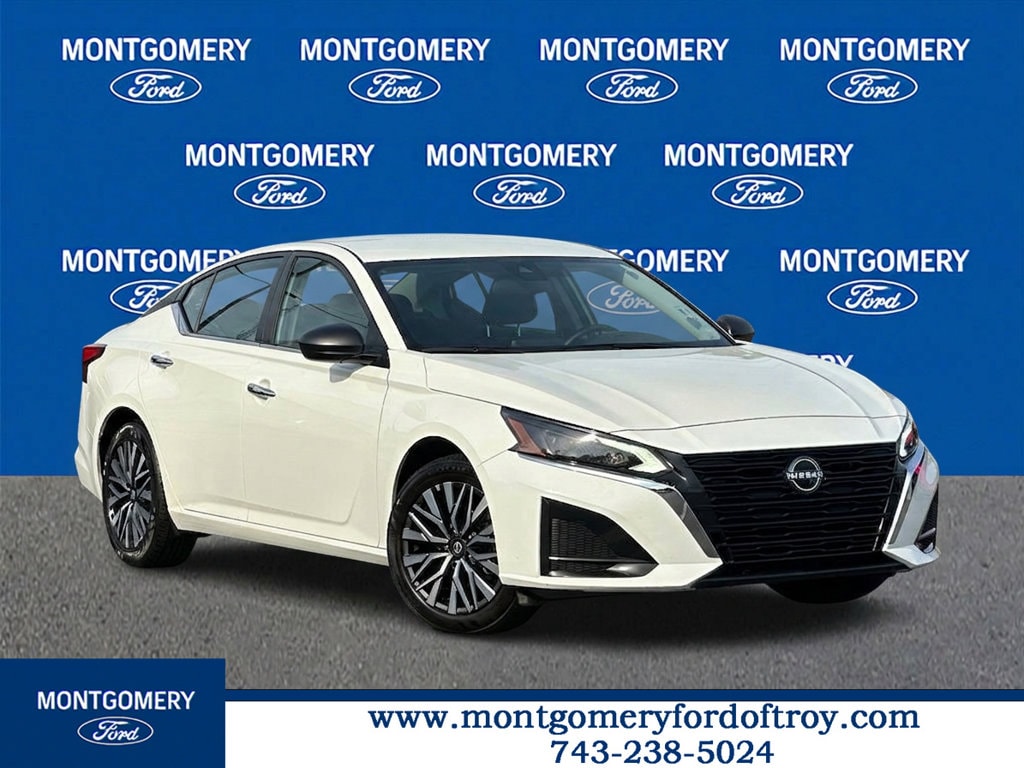 Used 2025 Nissan Altima SV Sedan