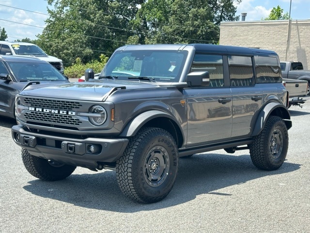 2025 Ford Bronco Badlands photo 2