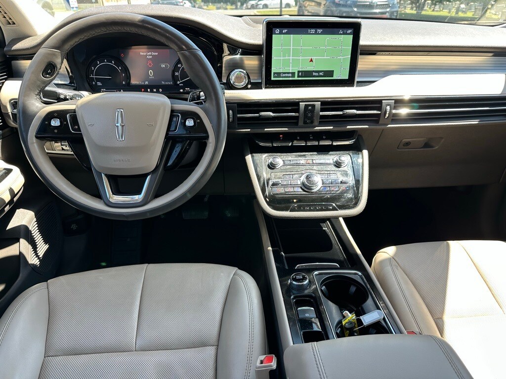 2021 Lincoln Corsair Standard photo 4