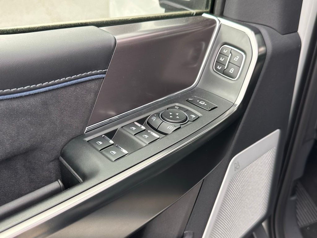 2026 Ford F-250 Super Duty Platinum - Photo 18