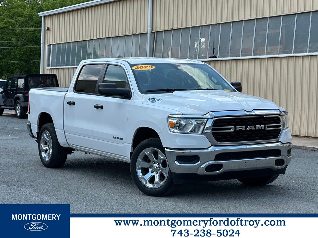 2023 RAM 1500 Big Horn/Lone Star 4x4 Crew Cab 5'7's photo