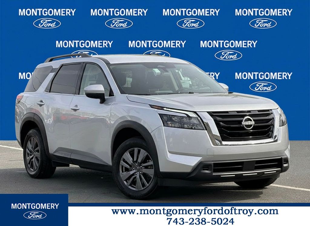2025 Nissan Pathfinder SV 4WD's photo