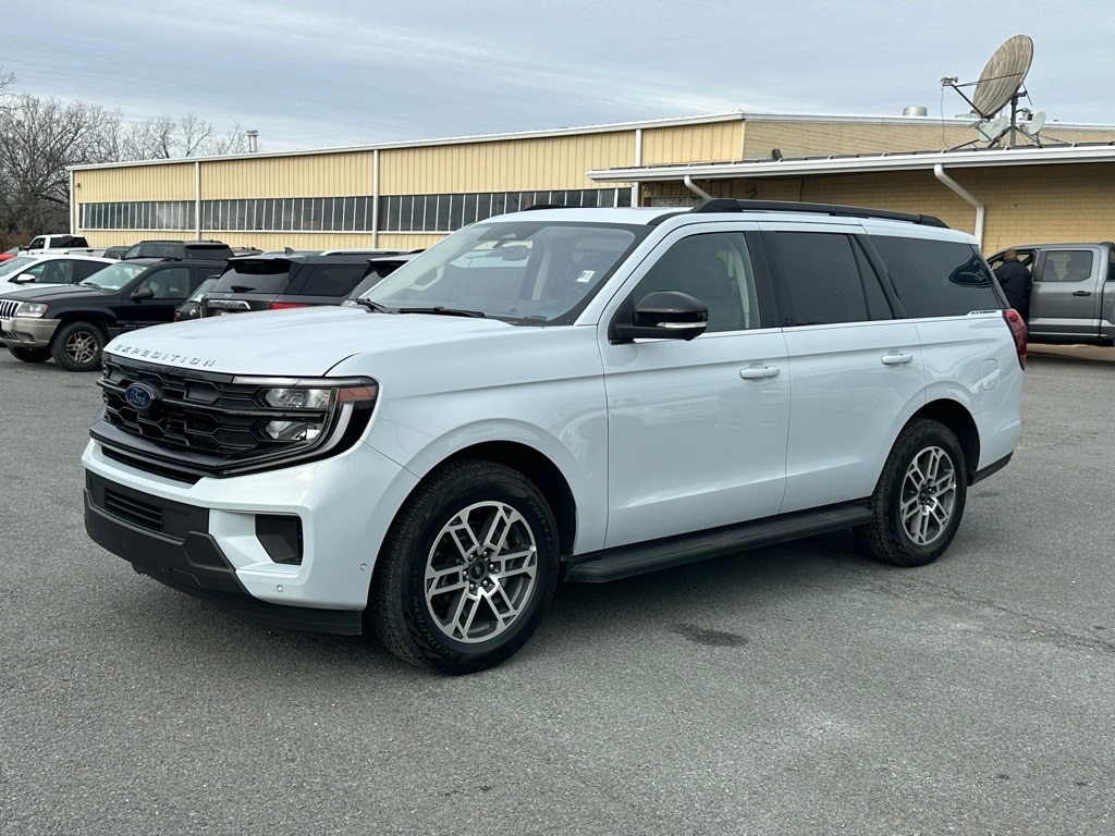 Used 2025 Ford Expedition Active SUV