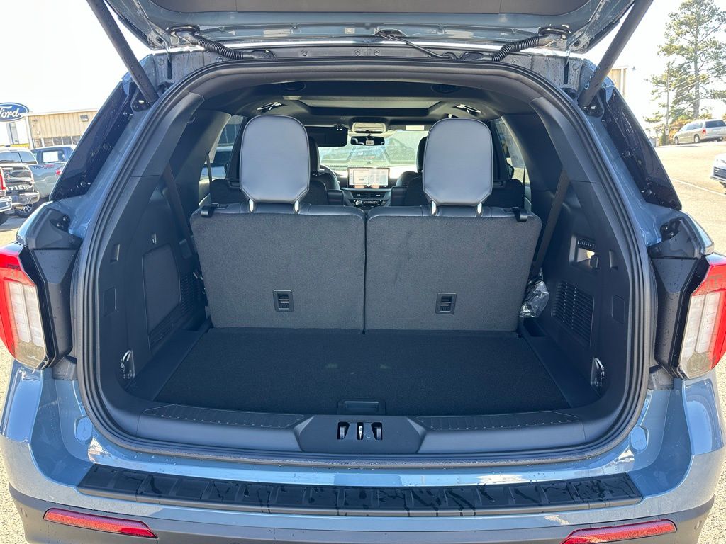 2026 Ford Explorer ST - Photo 34