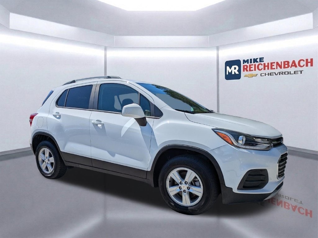 Used 2022 Chevrolet Trax LT with VIN KL7CJPSM1NB557155 for sale in Troy, NC