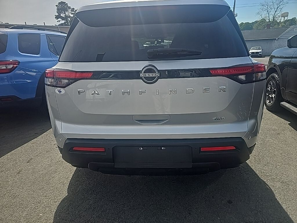 Used 2025 Nissan Pathfinder SV SUV