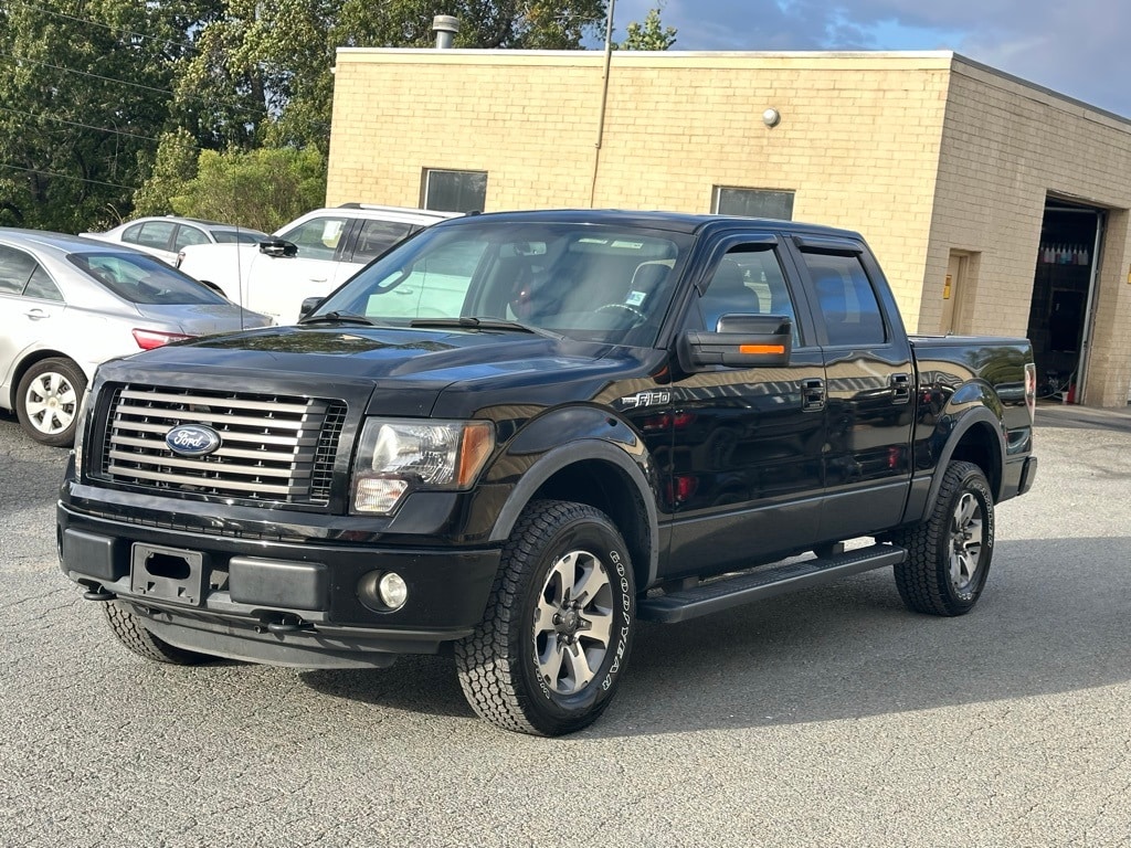 2011 Ford F-150 FX4 photo 2