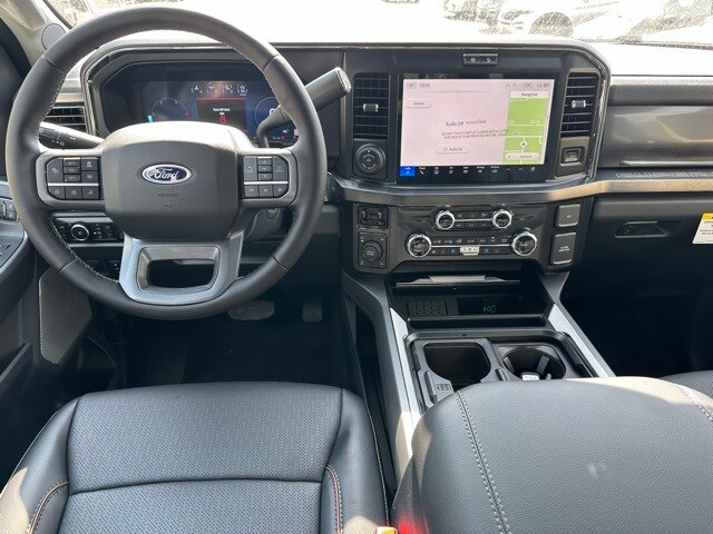 2025 Ford F-350 photo 4