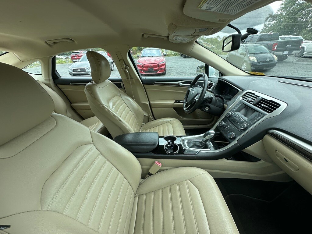 2014 Ford Fusion SE photo 4
