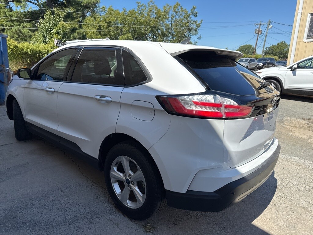 2021 Ford Edge SE photo 4