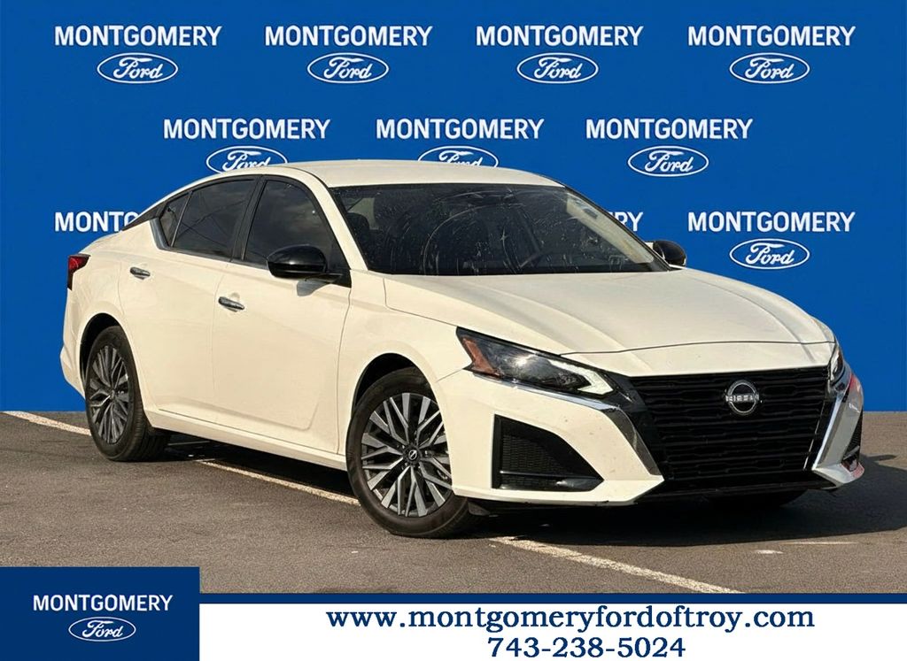2025 Nissan Altima SV
