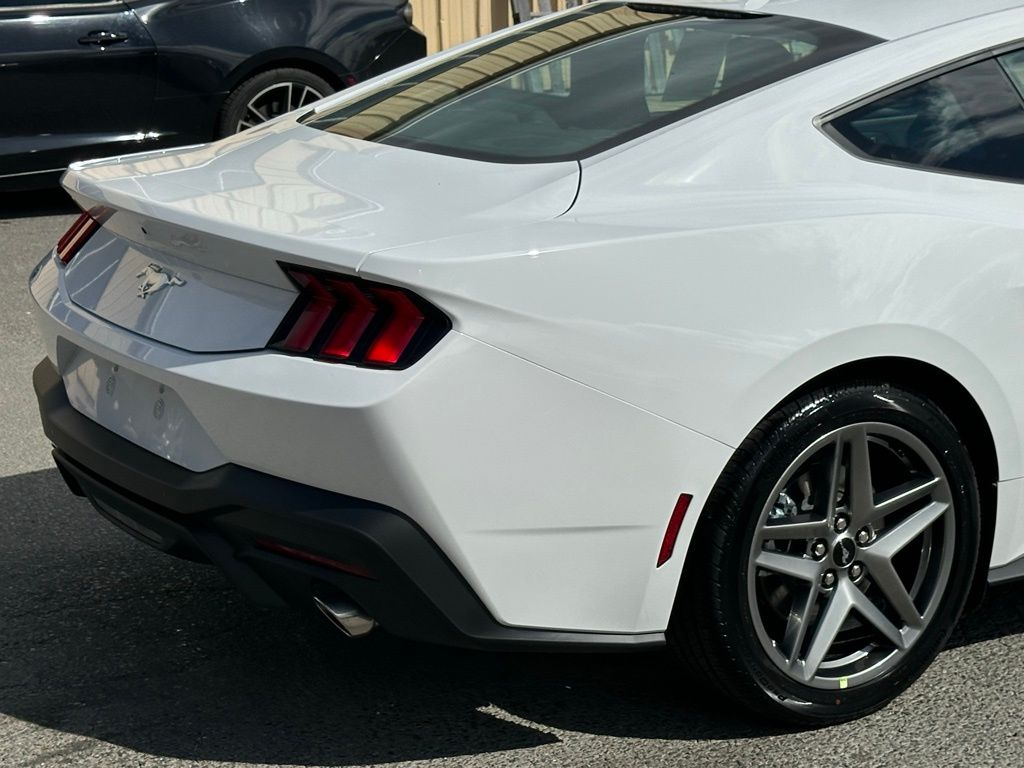 2025 Ford Mustang EcoBoost Fastback - Photo 30