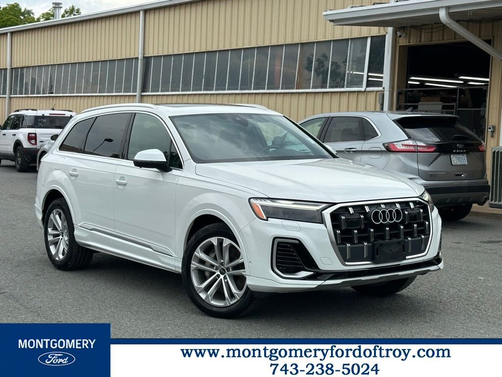 2025 Audi Q7 55 Premium Plus quattro Tiptronic's photo