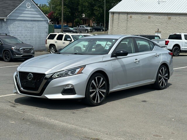 2022 Nissan Altima 2.5 SR photo 2