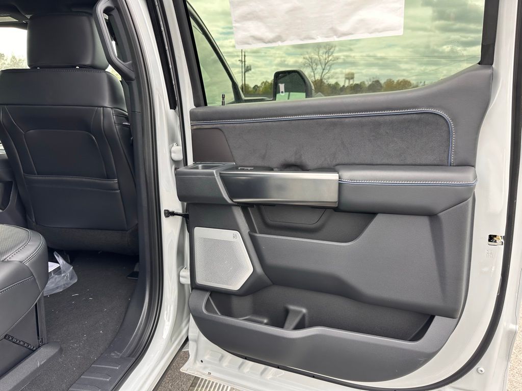 2026 Ford F-250 Super Duty Platinum - Photo 22