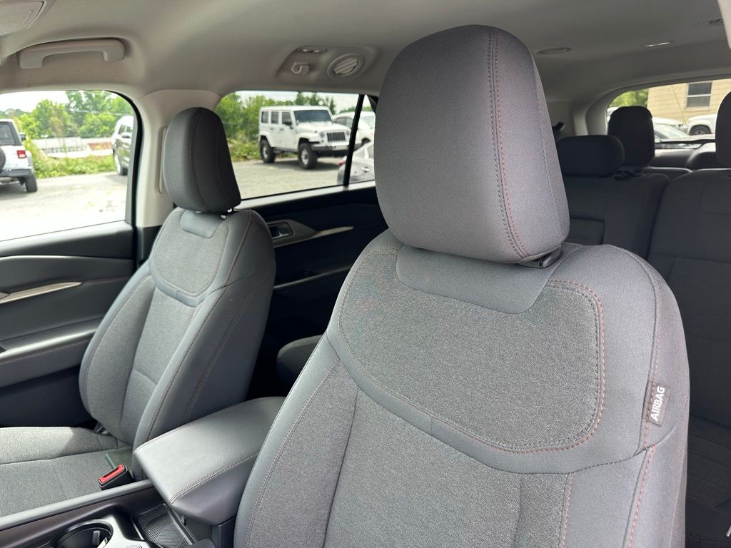 2025 Ford Explorer Active - Photo 14