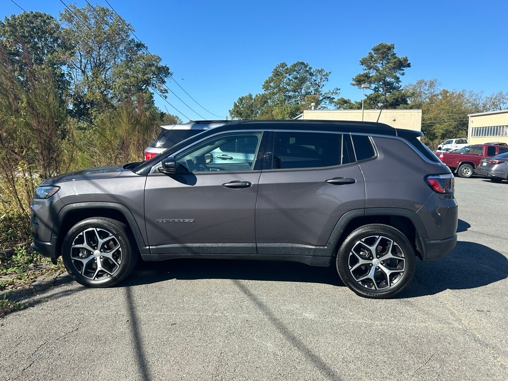 2024 Jeep Compass Limited photo 3