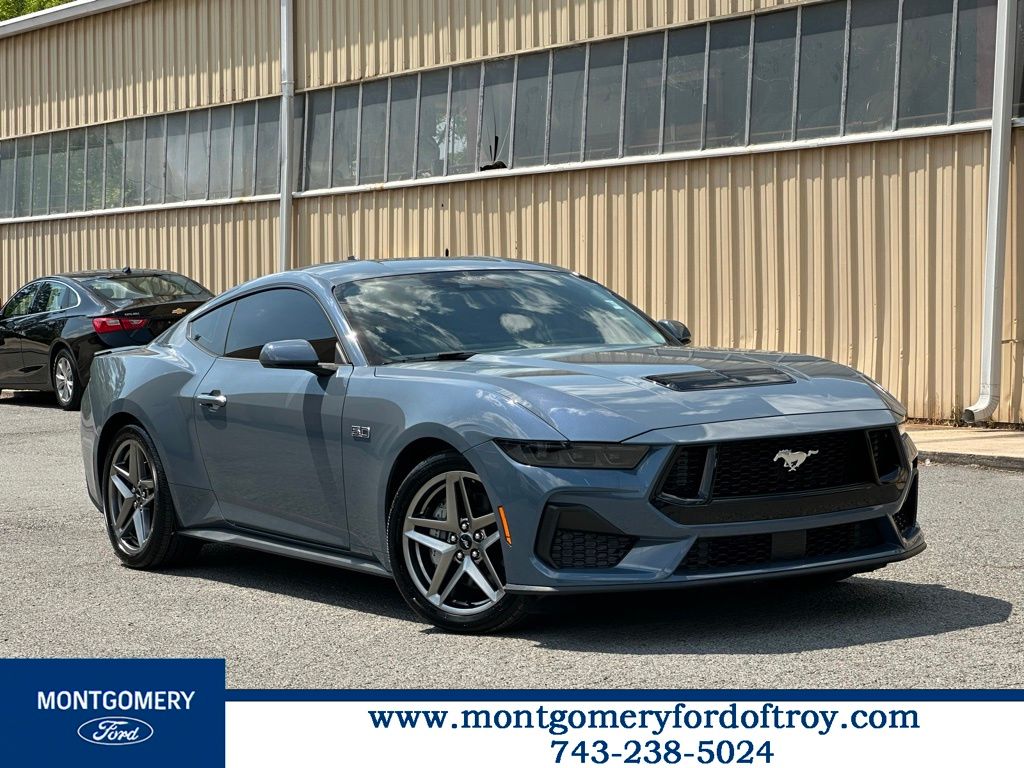 2025 Ford Mustang GT Fastback's photo