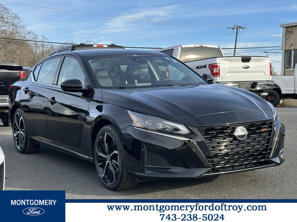 2025 Nissan Altima SR