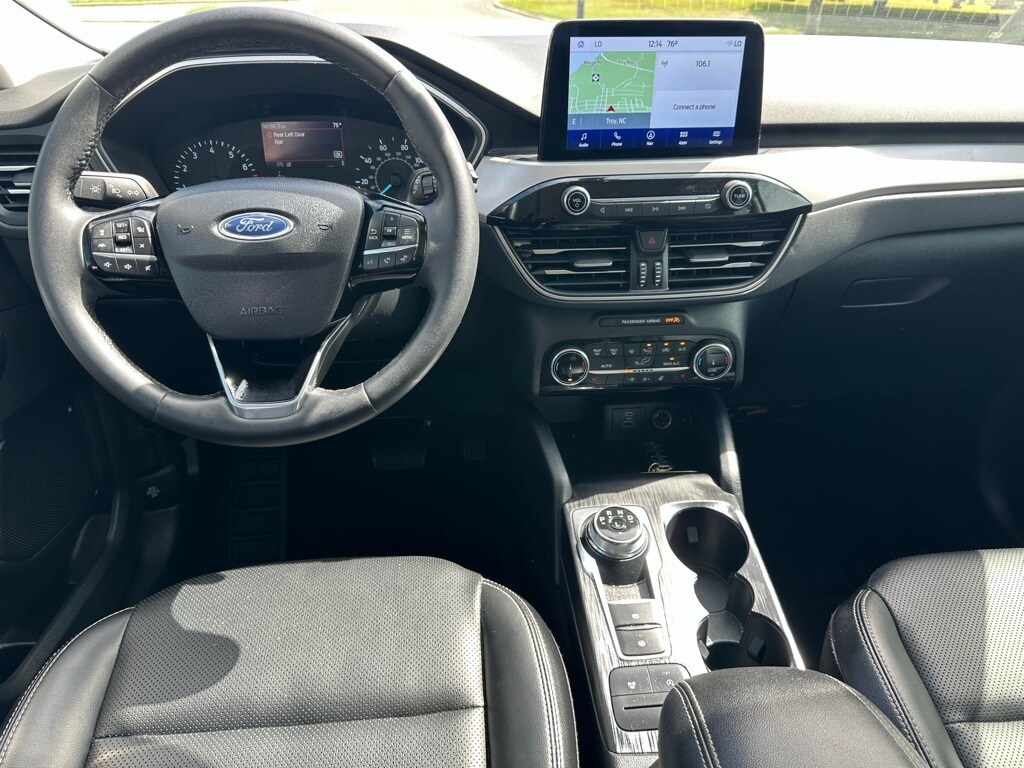 2022 Ford Escape SEL photo 3