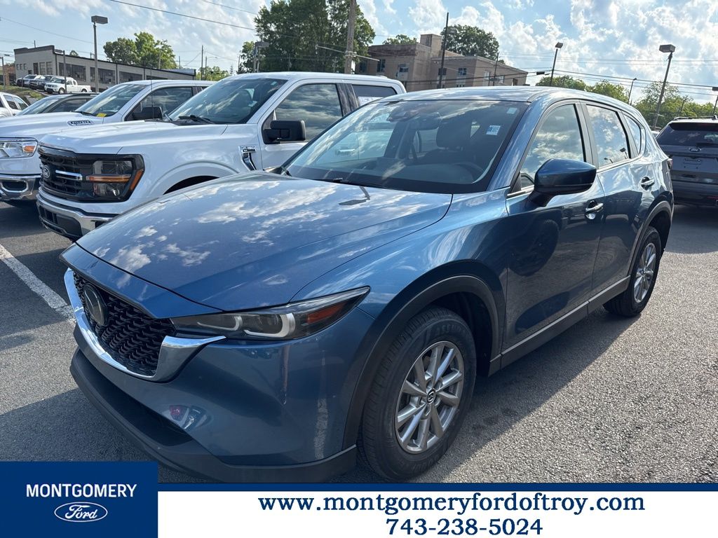 2023 Mazda CX-5 S Preferred package Auto AWD's photo