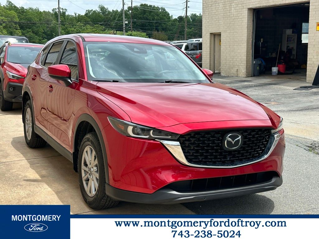 2023 Mazda CX-5 S Preferred package Auto AWD's photo