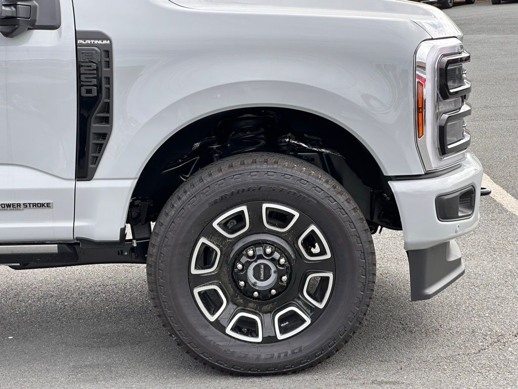 2026 Ford F-250 Super Duty Platinum - Photo 46
