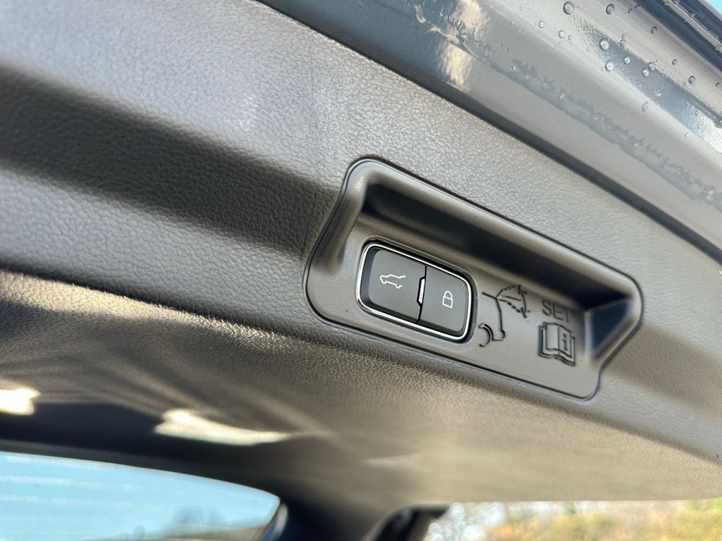 2026 Ford Explorer ST - Photo 35