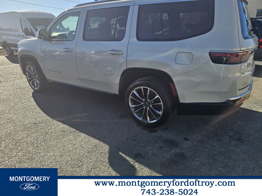 2022 Jeep Wagoneer Series III's photo