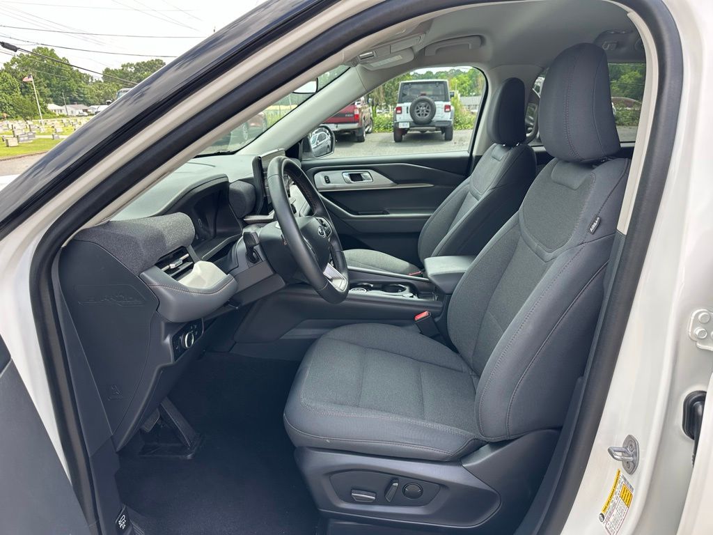 2025 Ford Explorer Active - Photo 12