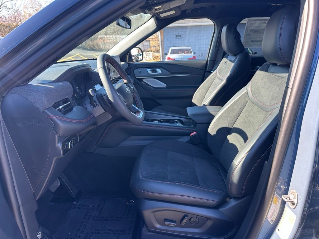 2026 Ford Explorer ST - Photo 11