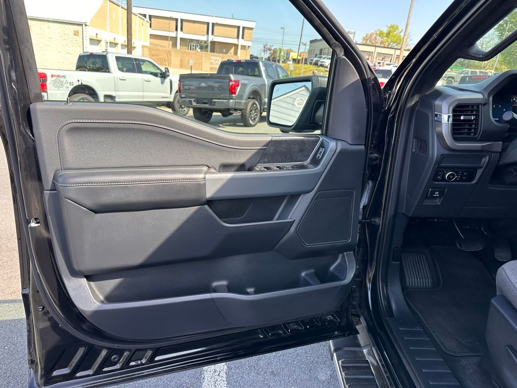 2024 Ford F-150 XLT - Photo 17