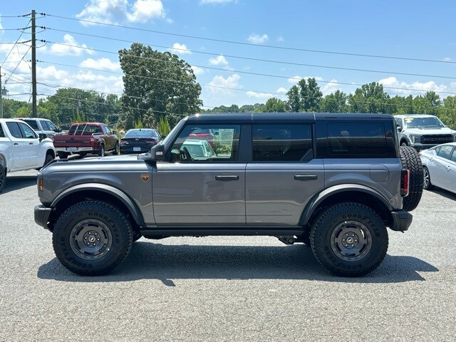 2025 Ford Bronco Badlands photo 3