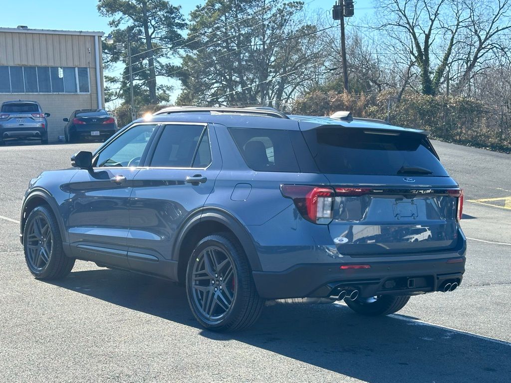 2026 Ford Explorer ST - Photo 6