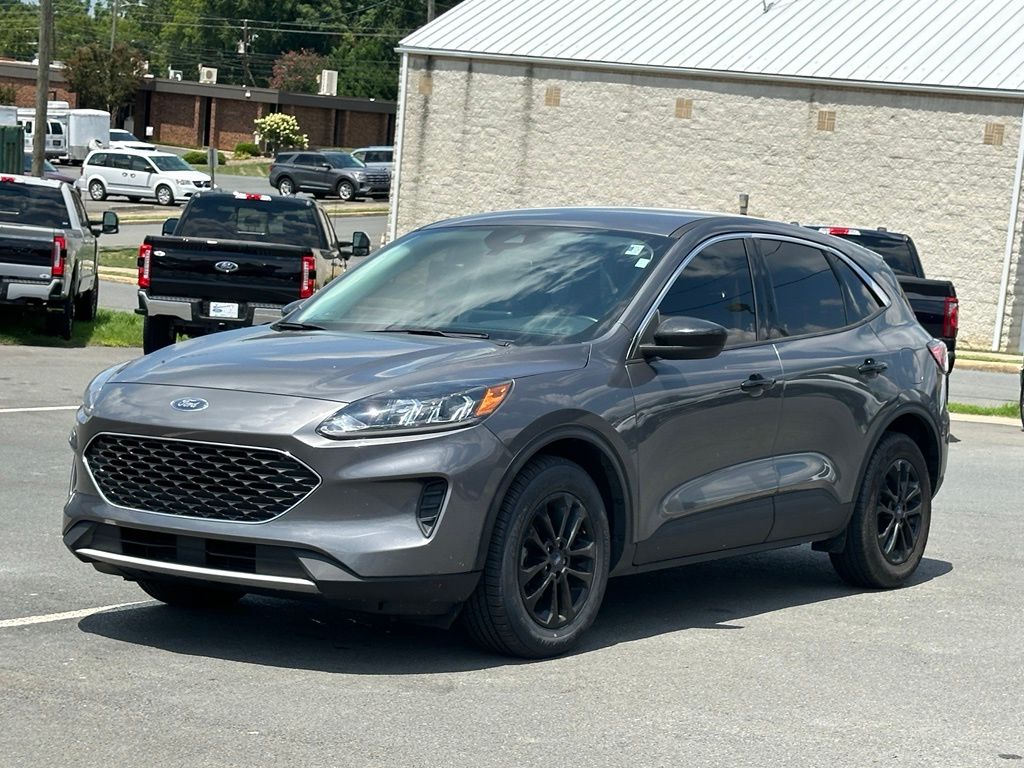 Used 2022 Ford Escape SE with VIN 1FMCU0G68NUA14980 for sale in Troy, NC