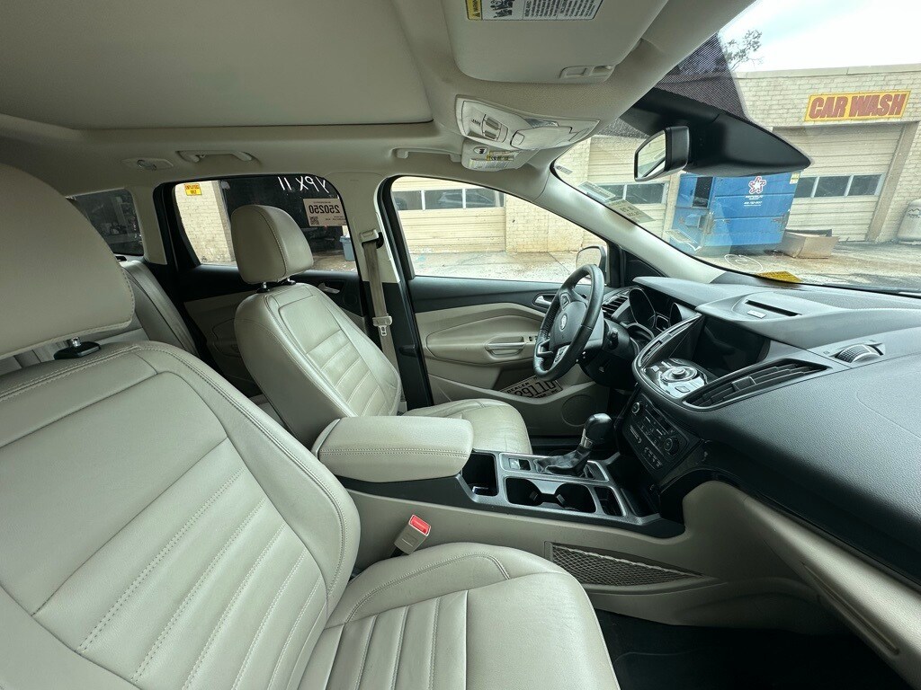 2017 Ford Escape Titanium photo 4