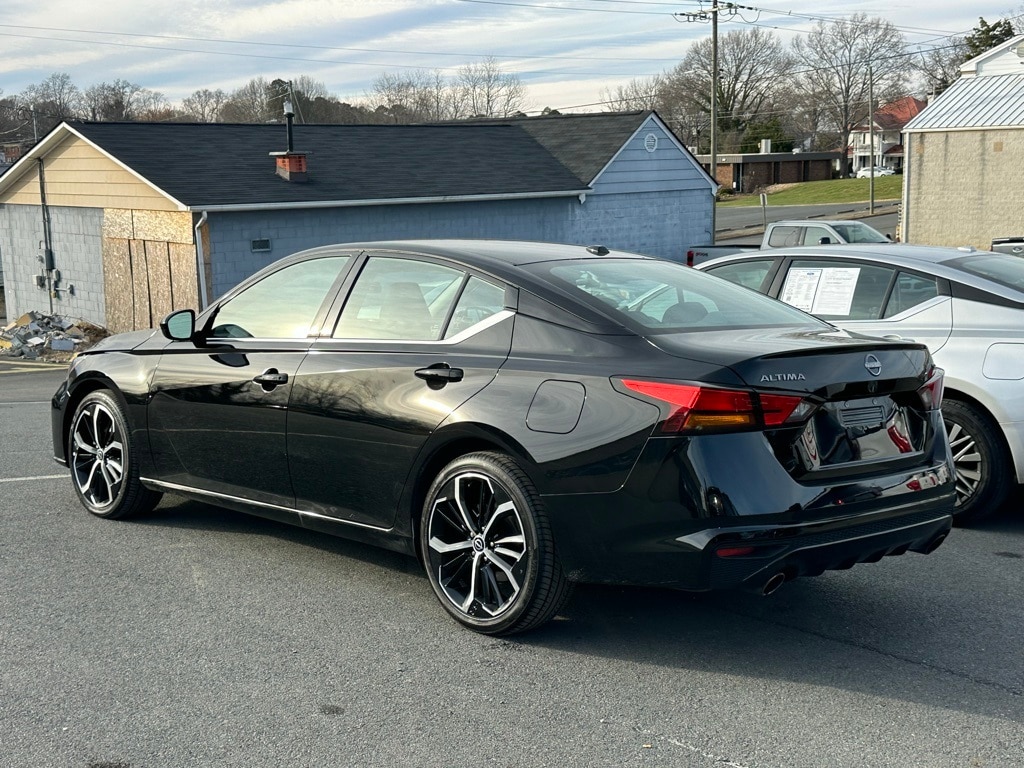Used 2025 Nissan Altima SR Sedan