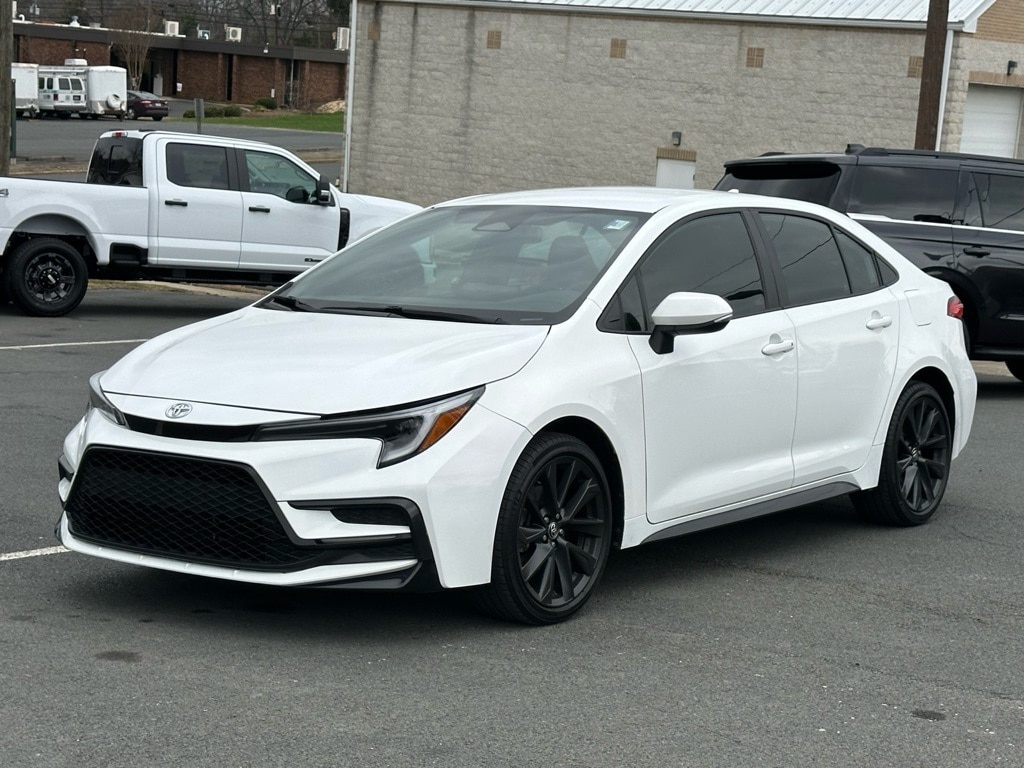 Used 2024 Toyota Corolla SE Sedan