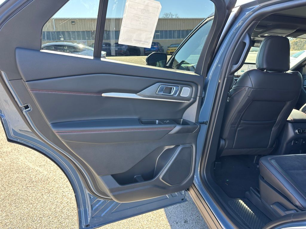 2026 Ford Explorer ST - Photo 19