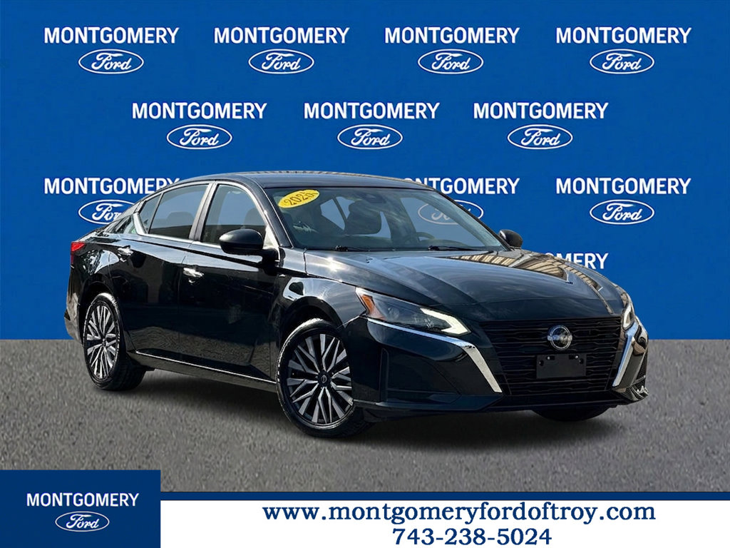 Used 2025 Nissan Altima SV Sedan