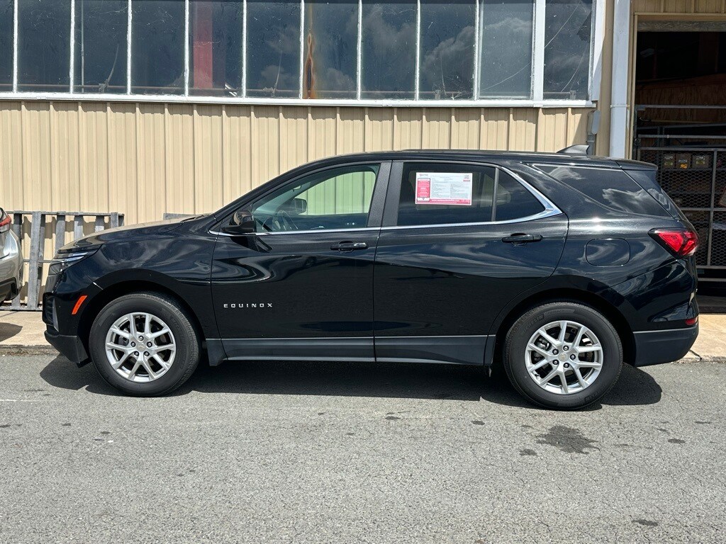2024 Chevrolet Equinox LT photo 2