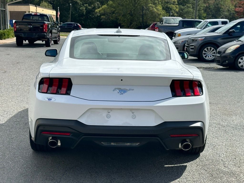 2025 Ford Mustang EcoBoost Fastback - Photo 7