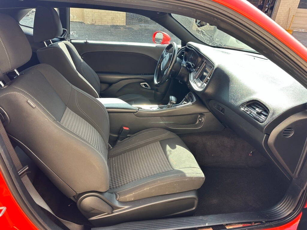2018 Dodge Challenger R/T photo 3
