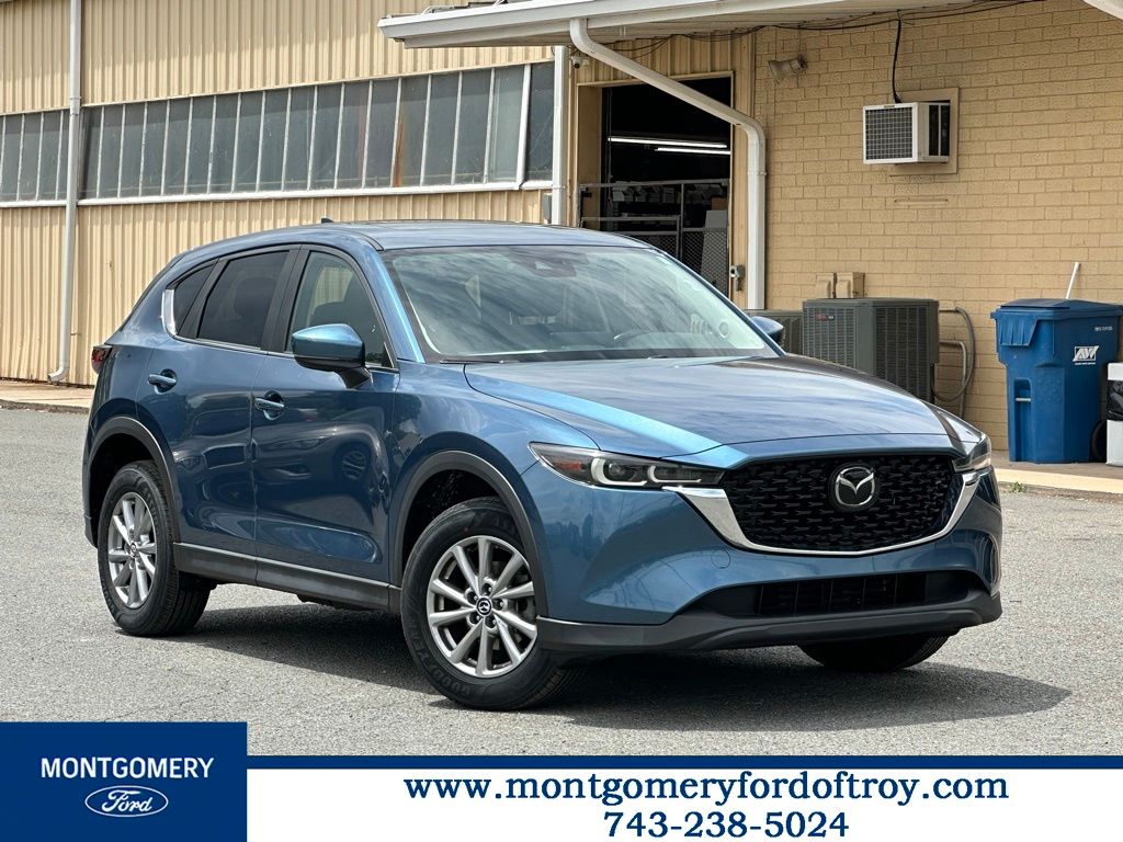 2023 Mazda CX-5 S Preferred package Auto AWD's photo