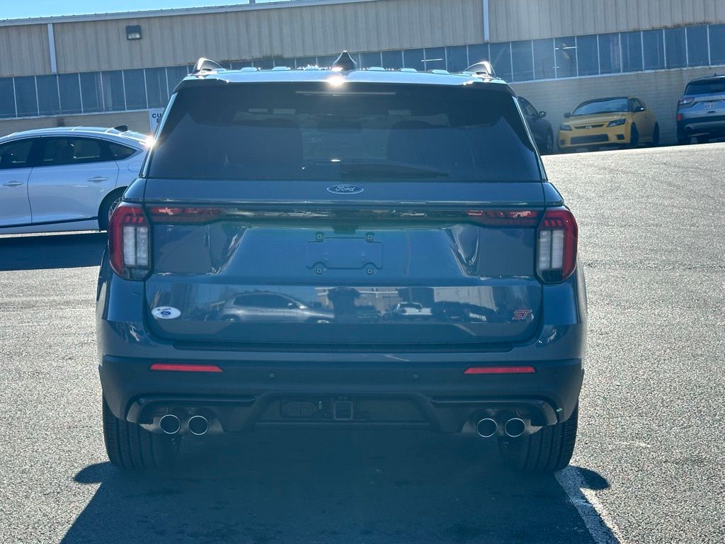 2026 Ford Explorer ST - Photo 7