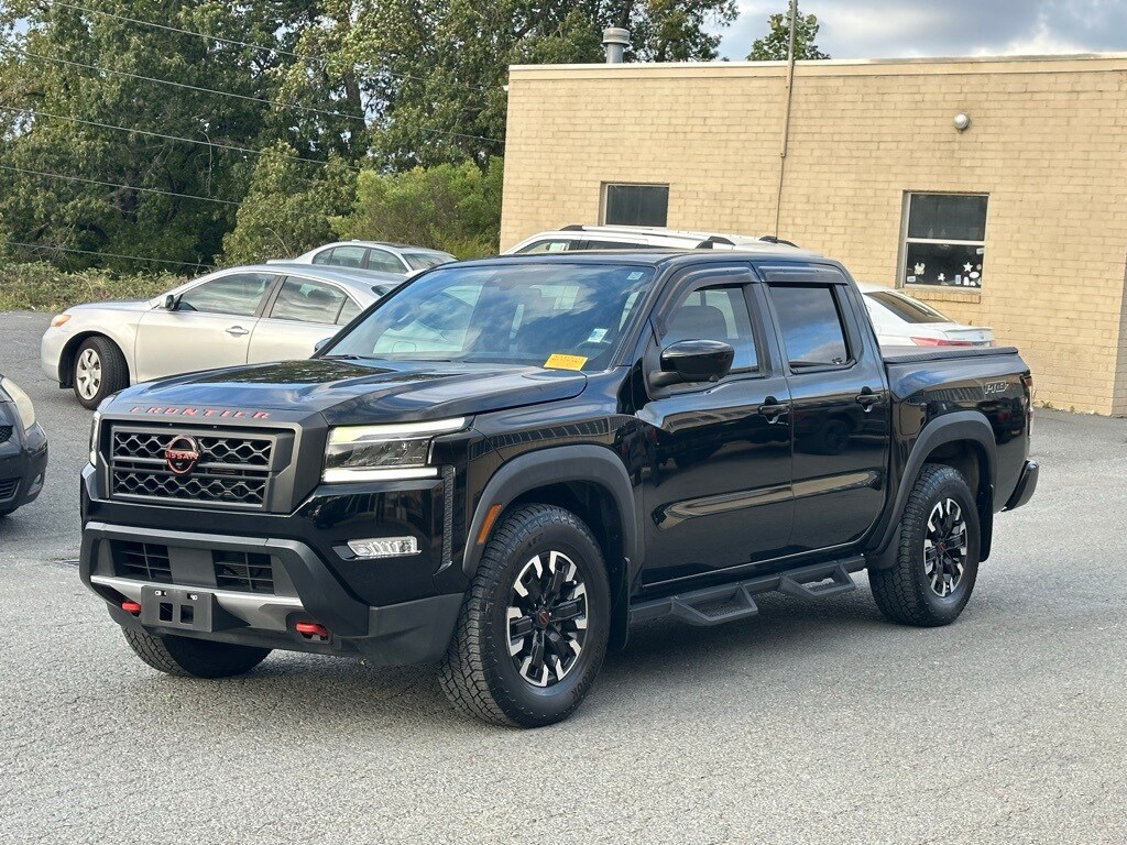 2022 Nissan Frontier PRO-X Crew Cab photo 2
